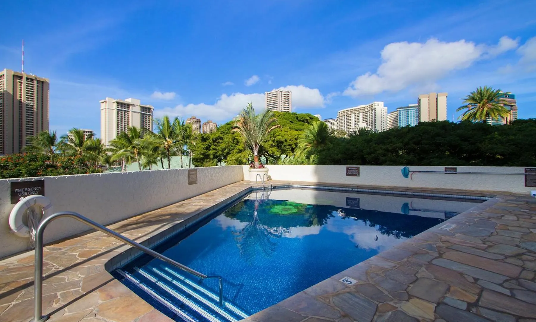 Special Rate Close To The Beach L214 Honolulu